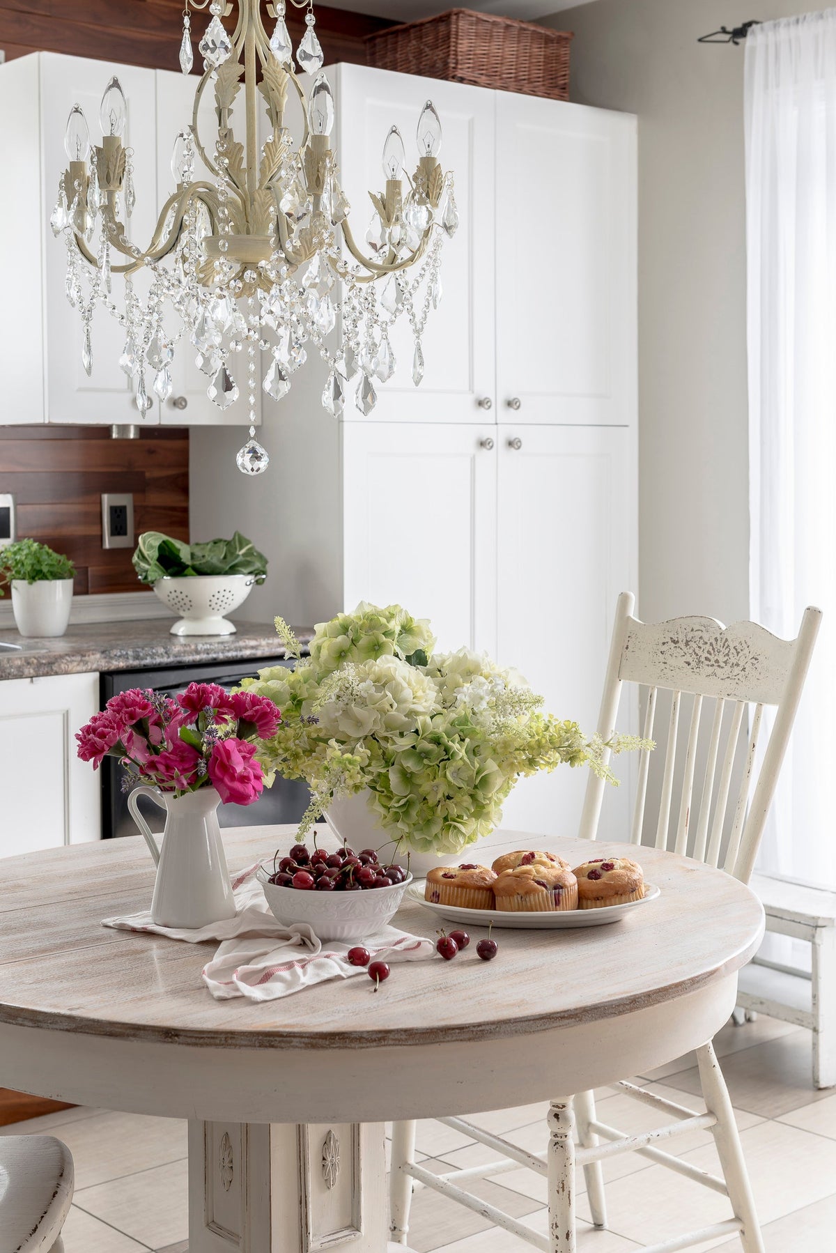 White farmhouse table DIY