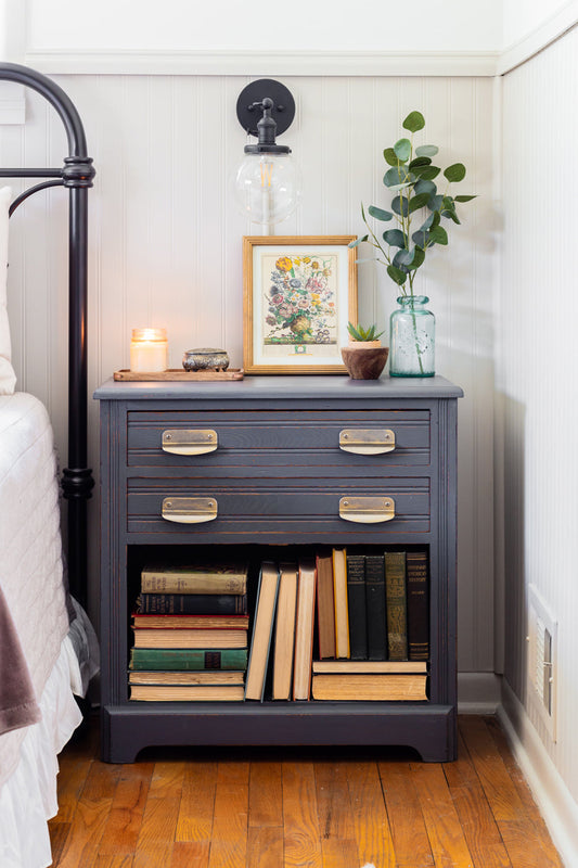 A Creative Makeover: Refinishing a Small Bedside Table with Homestead House Homestead Grey
