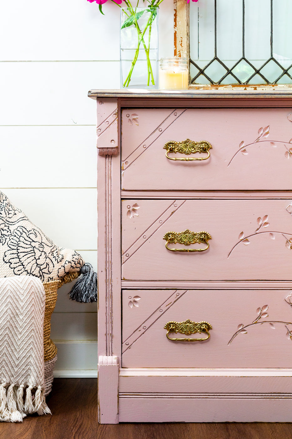 Pop of Pink Makeover with Fusion Mineral Paint