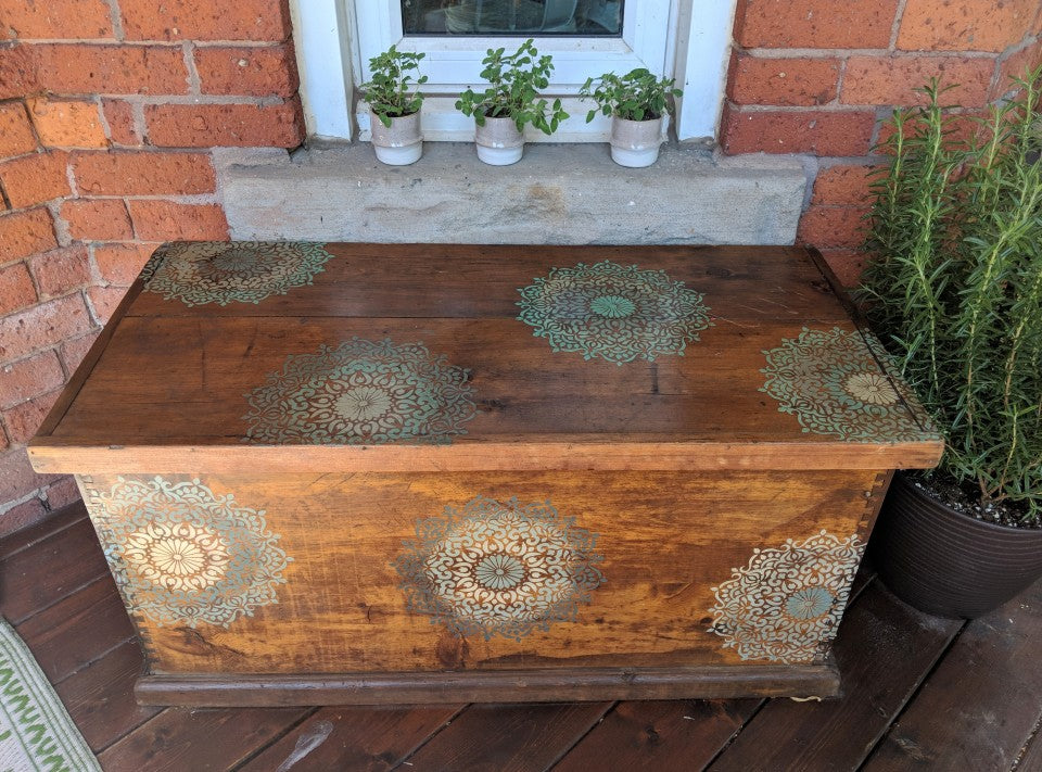 DIY Stencilled Outdoor Chest