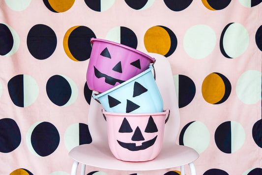 DIY Halloween Buckets for Trick or Treating!